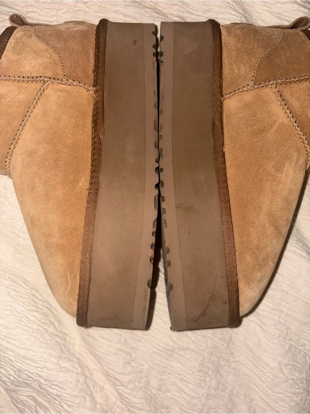 Women’s Classic Ultra Mini Platform Uggs Size 5 style 1135092